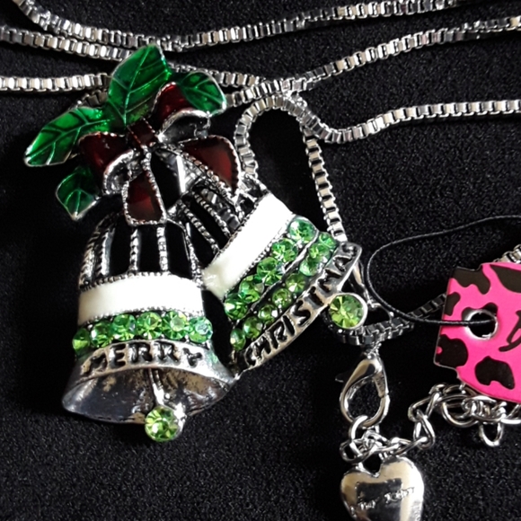 CRYSTAL BELLS NECKLACE & BROOCH - Picture 6 of 6